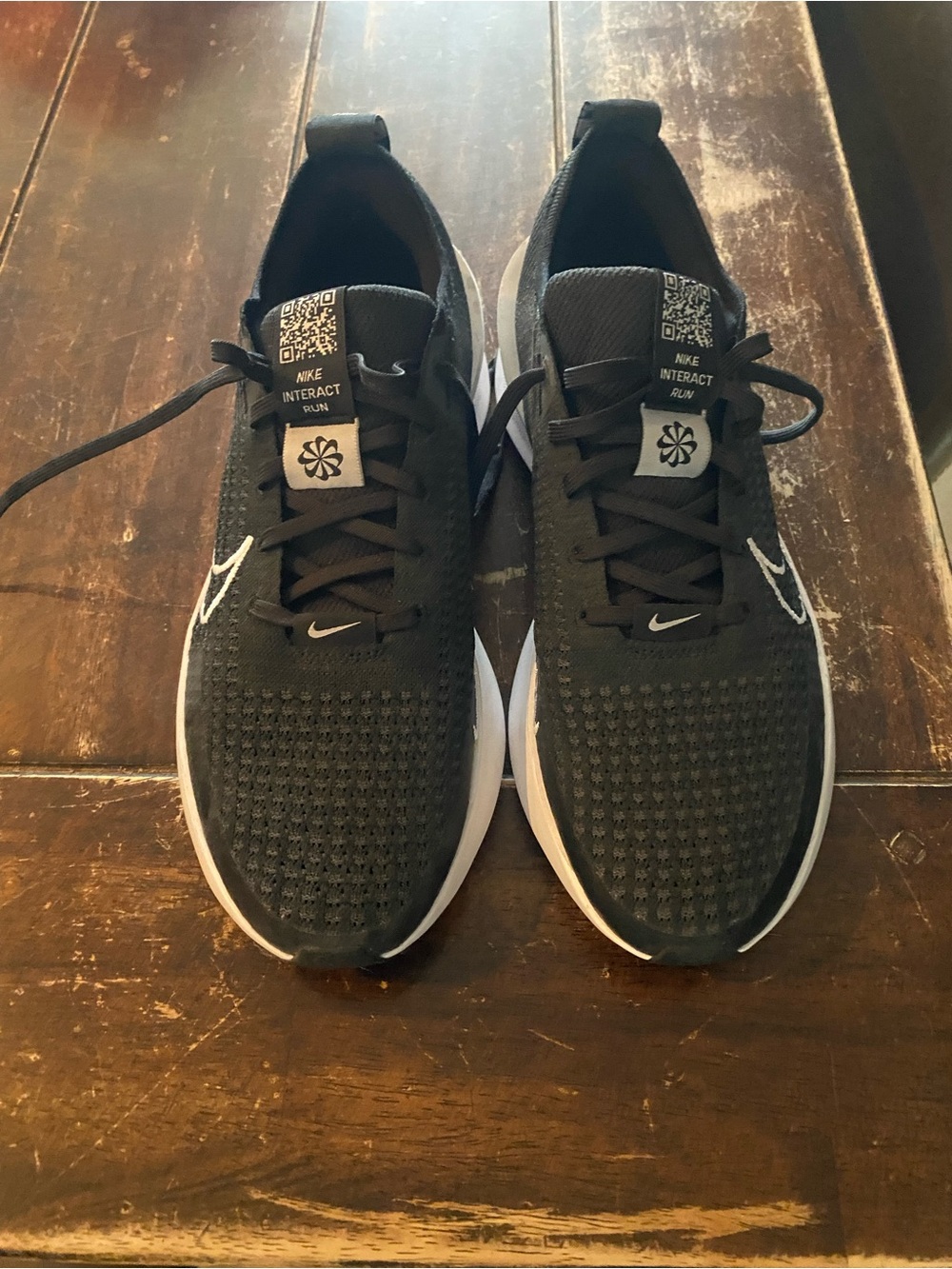 Nike Men’s Black and White Athletic Running Shoes